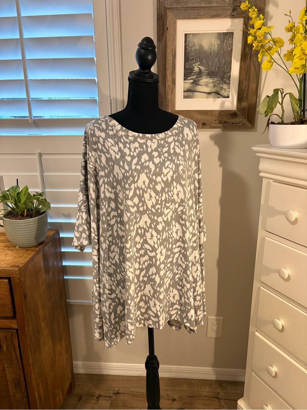 ODDY Gray & White Patterned Swing Top, 2X/3X